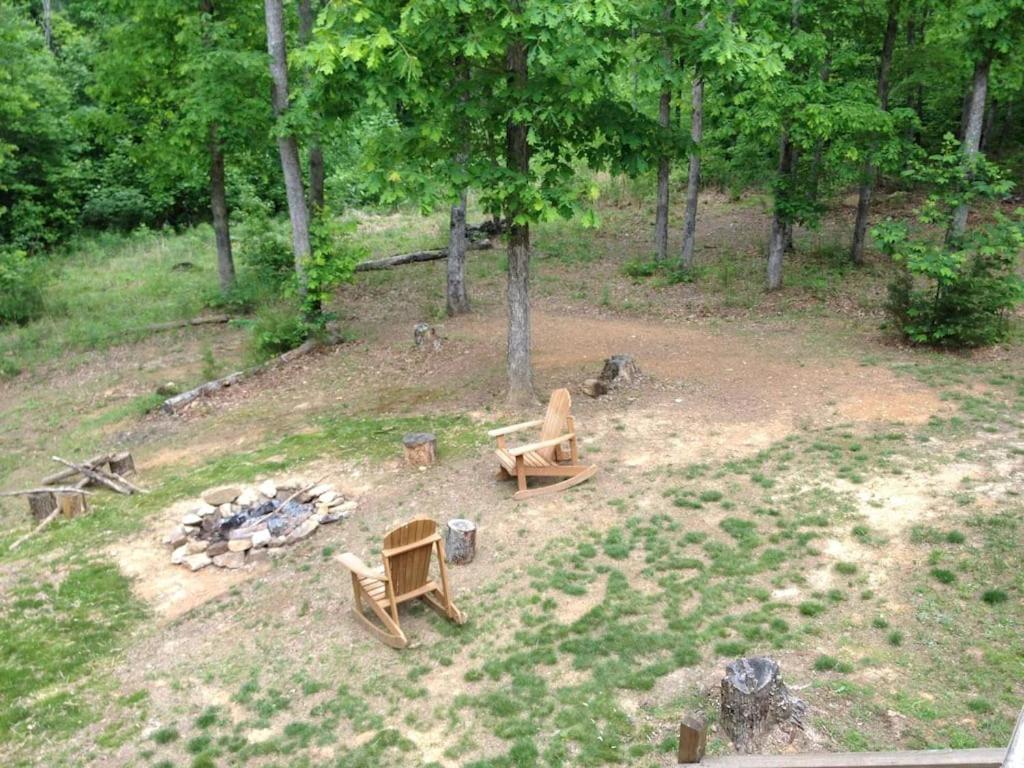 Gas Fireplace And A Great Firepit With Cedar Adirondack Chairs! Villa Spencer Exterior photo